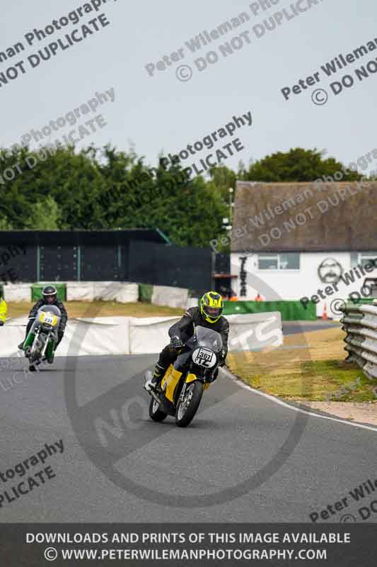Vintage motorcycle club;eventdigitalimages;mallory park;mallory park trackday photographs;no limits trackdays;peter wileman photography;trackday digital images;trackday photos;vmcc festival 1000 bikes photographs